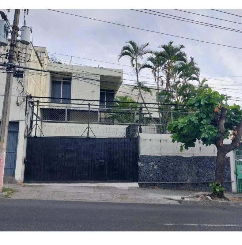 Gywel1214 3 San Salvador